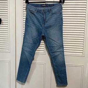 Hollister High Rise Skinny Jeans - Size 13 Short